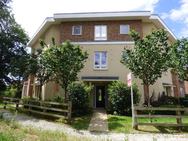 Tiltman Lane, Milton Keynes MK3, 2 bed flat to rent, £1,400 pcm | PrimeLocation