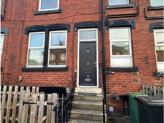Tilbury Mount, Leeds LS11, 2 bed terraced house to rent, £850 pcm | PrimeLocation