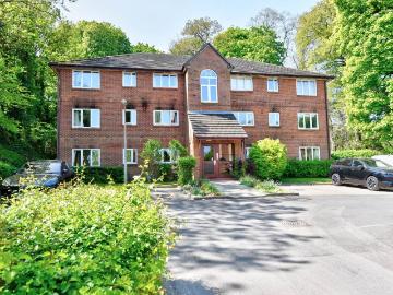 Tilebarn Close, Henley On Thames RG9, 1 bed flat to rent, £1,300 pcm | PrimeLocation