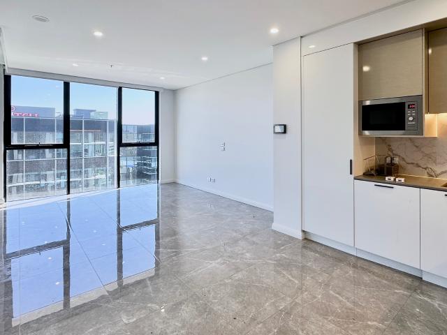 Tiles & Nice View & Gym & Swimming Pool & Modern & Close to MQ Uni & Shopping Mall