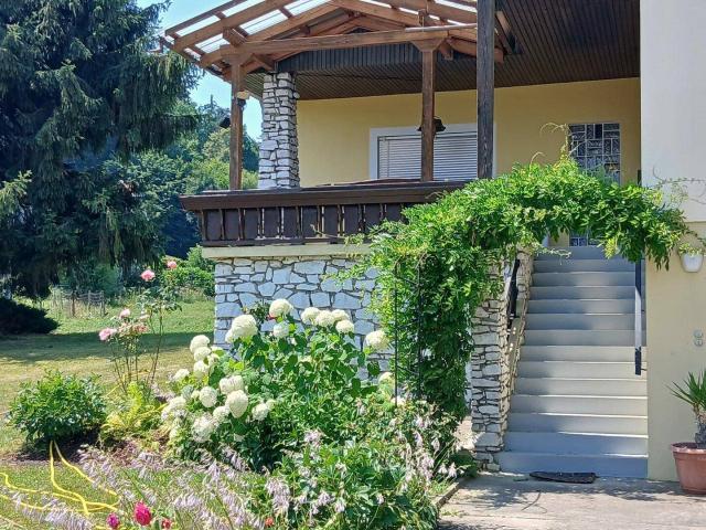 Tillmitsch: Wohnhaus mit idyllischem Garten in ruhiger Lage