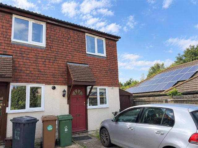Tiptree Close, Mapleton Road, London 2 bed house to rent £1,850 pcm £427 pw
