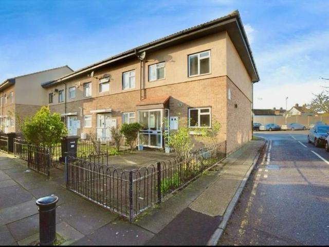 Tiptree Crescent, Ilford IG5, 3 bed end terrace house to rent, £2,350 pcm | PrimeLocation