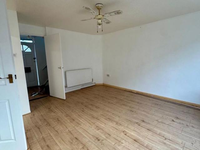 Tiptree Crescent, Ilford IG5, 2 bed maisonette to rent, £1,795 pcm | PrimeLocation