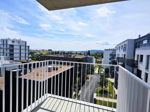 TIP TOP ZWEI ZIMMER MIT BALKON
