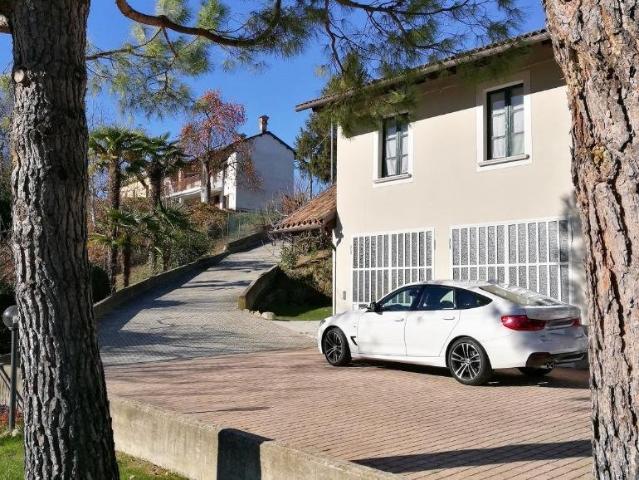 Tipica Cascina del Piemonte con Parco, Boschi e Terreno 401m² Montaldo Scarampi