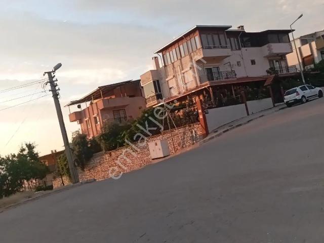 Tire Atatürk Mahallesi'nde Şehir Manzaralı Satılık 5+1 Villa