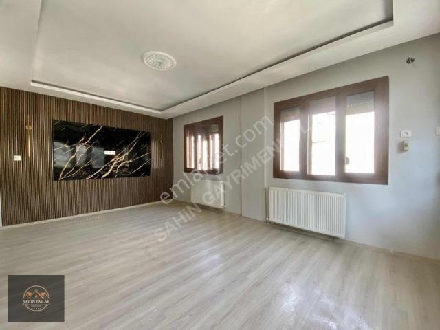 Tire Şahin Gayrimenkul'den 3+1 Masrafsız Daire