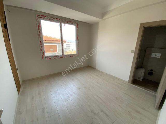 Tire Fatih Mahallesi Fen Lisesi Yakını Sıfır 2+1 Kiralık Daire