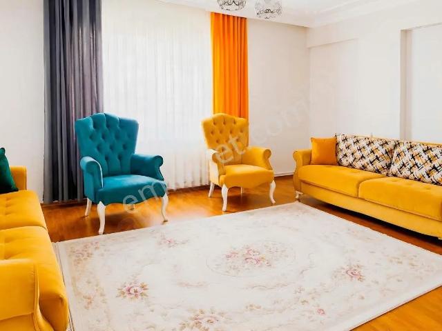 Tire Hürriyet'te 145 M² 3+1 Kiler Ve Otoparklı Satılık Daire
