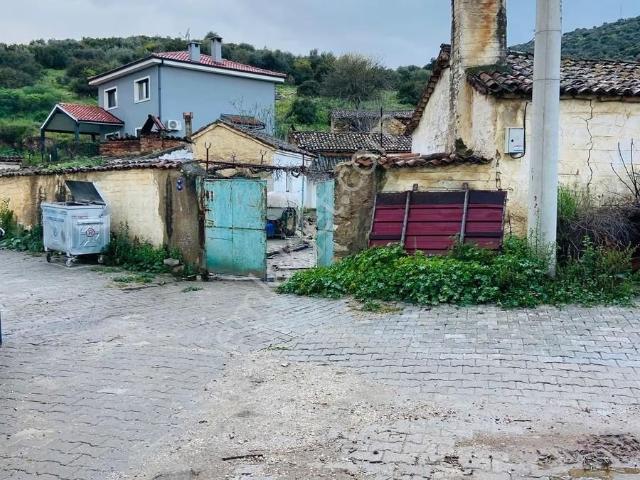 Tire Kurşak Köyü'nde Satılık Müstakil Ev 675m², 5+2, Ahırlı