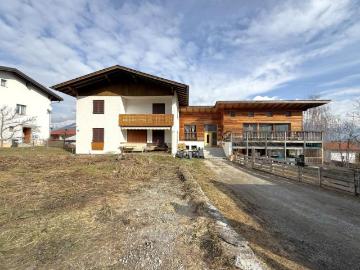 House for sale in 6100