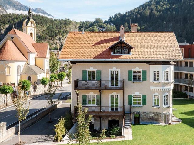 Wohnen mit Geschichte | TOP 02, Villa Haueis Zentrum Zams | 4 Zimmer Wohnung mit Tiroler Stube, Wintergarten, Balkon, Gartenzugang und zwei Eingängen