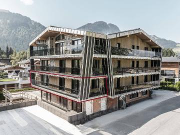 TIROLERHOF 4 Zimmer mit 50 m² Balkon | Blick auf den Hahnenkamm | Sauna | PROVISIONSFREI & HAUPTWOHNSITZ