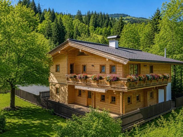Tirolerhaus mit über 3.800 m² Grund in idyllischer Ruhelage