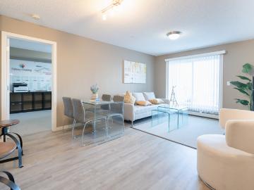 Strathcona County, Alberta - Garden, Balcony