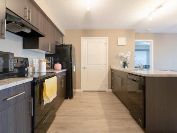 Strathcona County, Alberta - Garden, Balcony