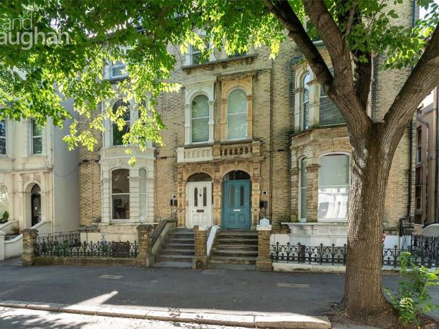 Tisbury Road, Hove, East Sussex, BN3 2 bed flat to rent £1,800 pcm £415 pw