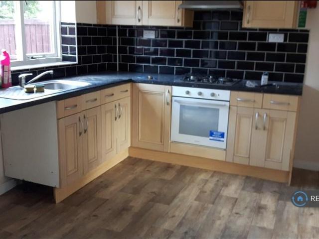Tissington Road, Nottingham, NG7 2 bed terraced house to rent £935 pcm £216 pw