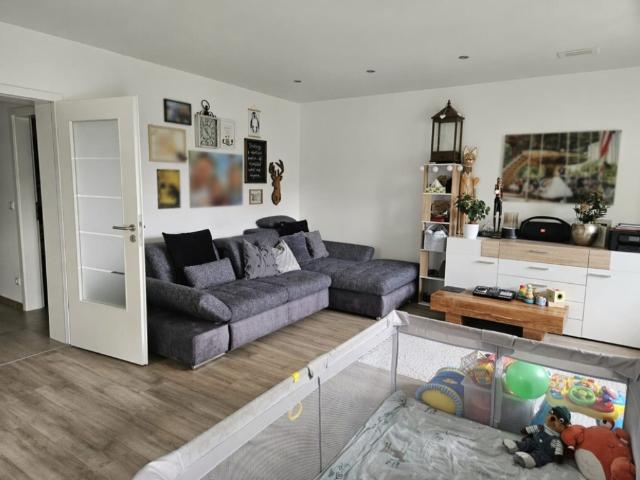 Tittling Englburg:Moderne 3 Zimmer Wohnung mit Balkon in ruhiger Wohnlage