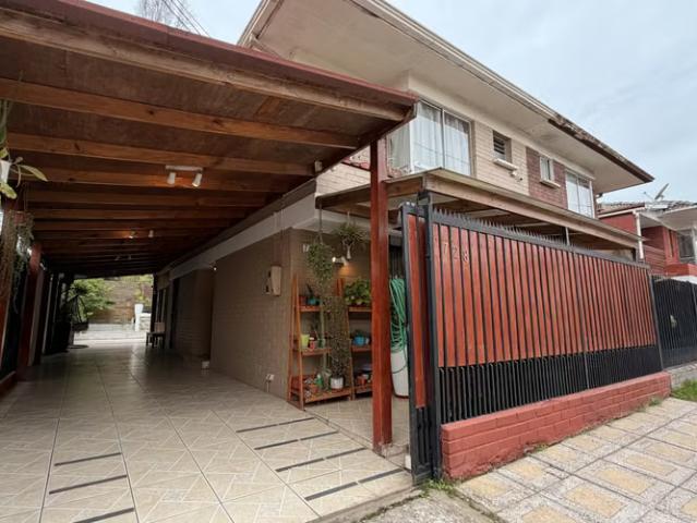 Titanium Propiedades vende Casa con piscina temperada en Ciudad Satélite, Maipú | 3 dormitorios por 4200.00 en Maipú