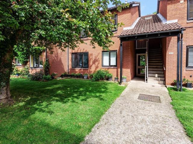Tithe Barn Close, Kingston Upon. 1 bed flat to rent £1,550 pcm £358 pw