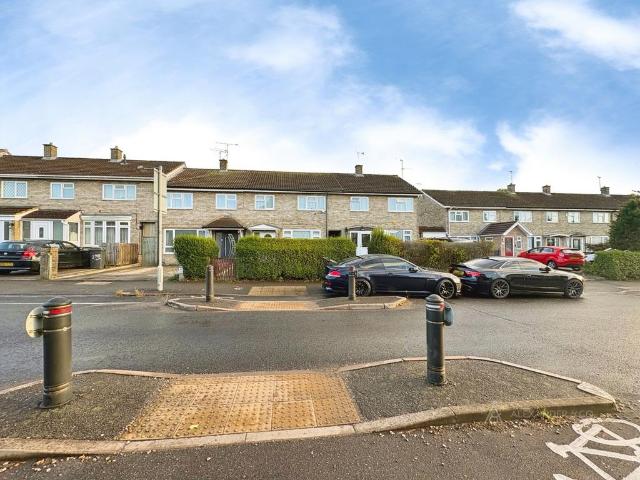 Tithe Farm Road, Dunstable LU5 3 bed semi detached house to rent £1,650 pcm £381 pw