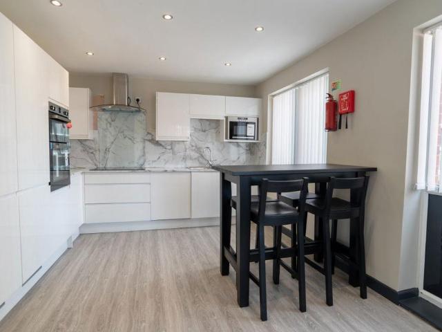 Tithebarn Building, 79 Tithebarn Street, Liverpool, L2 2ER, United Kingdom | 6 bed apartment for rent #136033282 | Rentberry