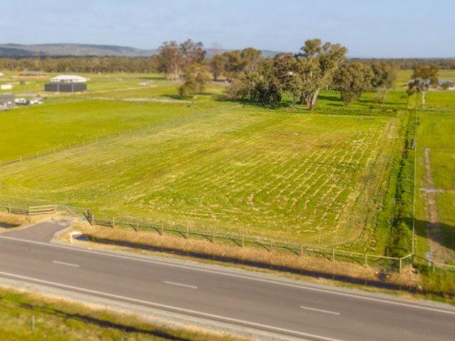 Titled acreage in one of North Dandalup's most desirable lifestyle settings