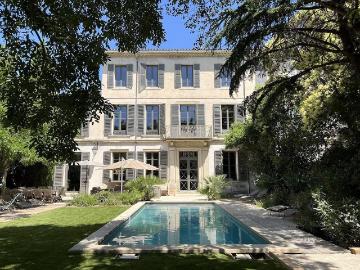 Titre: Magnifique manoir privé dans un quartier paisible 506m² Carpentras