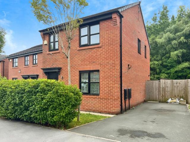Tiverton Avenue, Leigh, WN7 3 bed detached house to rent £1,250 pcm £288 pw