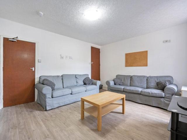 Tiverton Road, Birmingham B29 6 bed terraced house to rent £611 pcm £141 pw