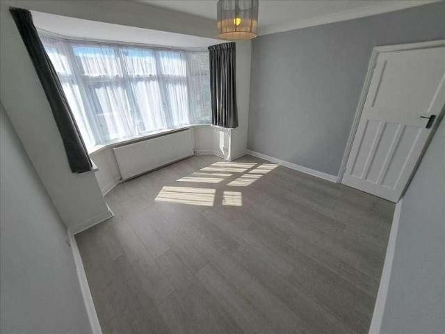 Tiverton Road, Edgware, HA8