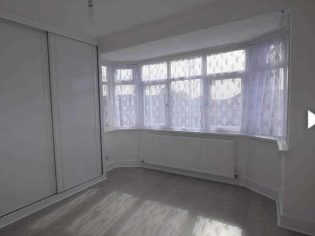 Tiverton Road, Edgware, HA8
