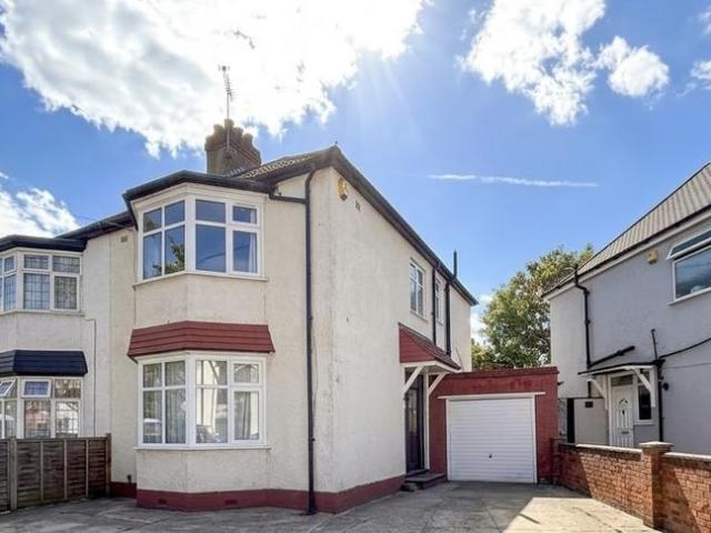 Tiverton Road, London, N18 4 bed house to rent £2,700 pcm £623 pw