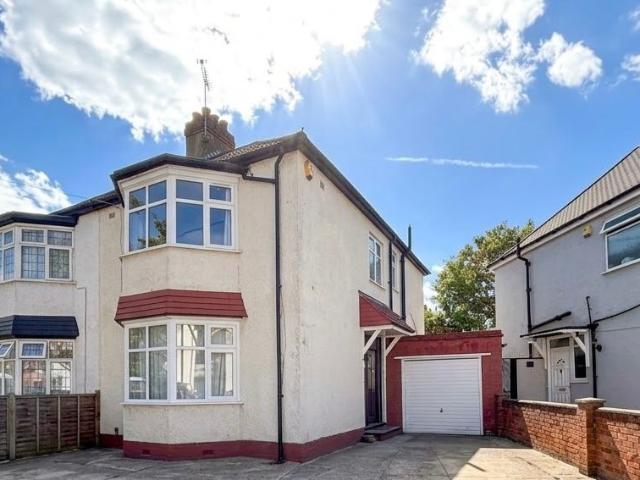 Tiverton Road, London N18, 4 bed property to rent, £2,600 pcm | PrimeLocation