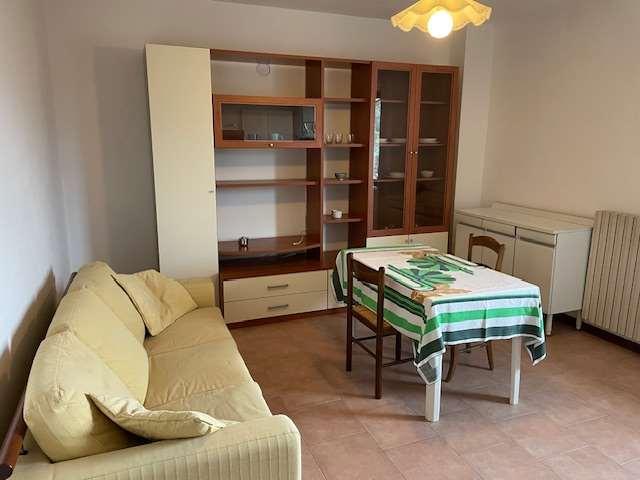 TIZZANO AFFITTO BILOCALE ARREDATO
