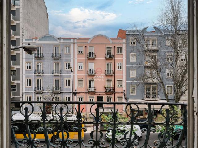 To Buy / Invest T3 | Av. Almirante Reis 76m² Arroios