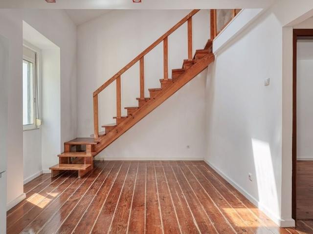 To Buy T2 + Mezanino | Lisboa | Belém 87m² Belém