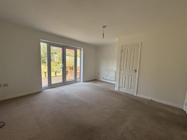 To Let 3 Bed House Semi Detached Chestnut Way, Penyffordd, Chester Per Month £1,100 pcm
