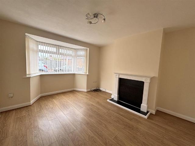To Let 3 Bed House Semi Detached Dee View Road, Greenfield £895 pcm