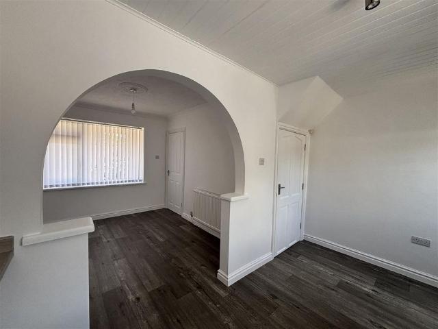 To Let 3 Bed House Semi Detached Herbert Jennings Avenue, Wrexham £1,100 pcm