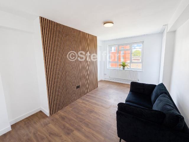 To Let 3 bedroom Apartment, Marie Lloyd House, Murray Grove, London, N1 £3,500 pcm