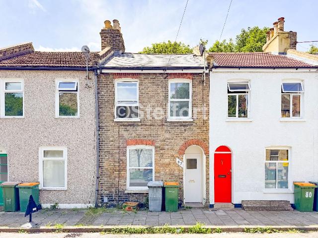 To Let 3 bedroom Terraced house, Emma Road, London E13 £2,200 pcm