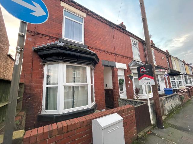 To Let 3 bedroom Terraced house, West End Avenue, Bentley, Doncaster £795 pcm