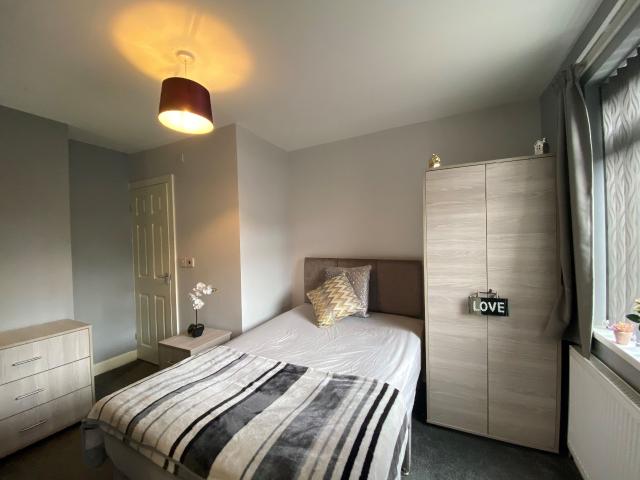 To Let 1 bedroom Double room, Room 2, Grangefield Avenue, New Rossington, Doncaster £120 pw