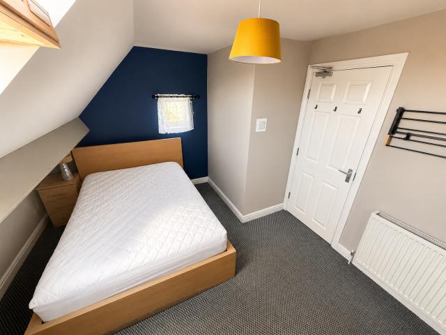 To Let 1 bedroom Double room, Room 4, Swan Street £120 pw