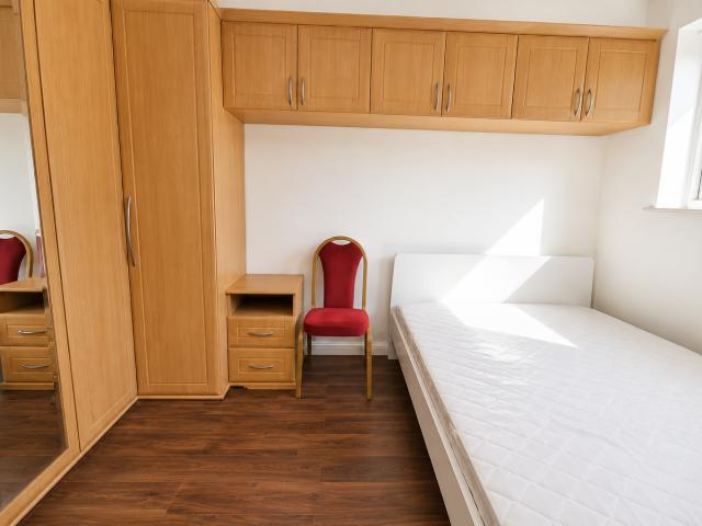 To Let 1 bedroom Double room, Templemead Close, East Acton £900 pcm