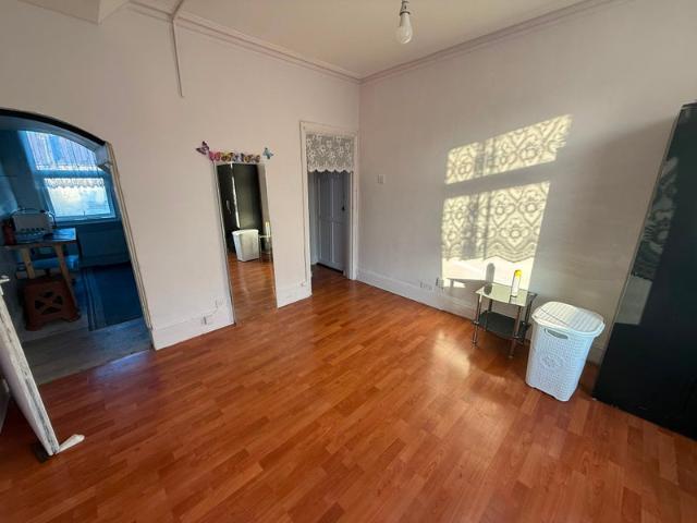 To Let | 1 Bedroom First Floor Flat