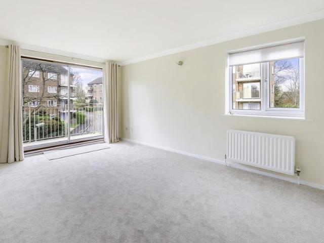 To Let 2 Bed Apartment